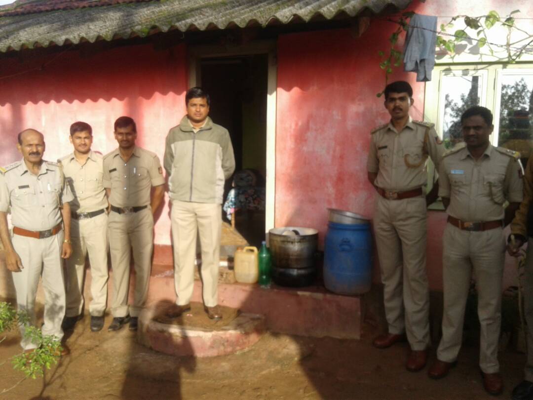 ಅಬಕಾರಿ ದಾಳಿ: ಆರೋಪಿ ಪರಾರಿ